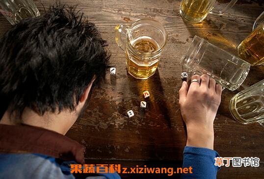 宿醉为什么要喝蜂蜜水 宿醉喝蜂蜜水有用吗