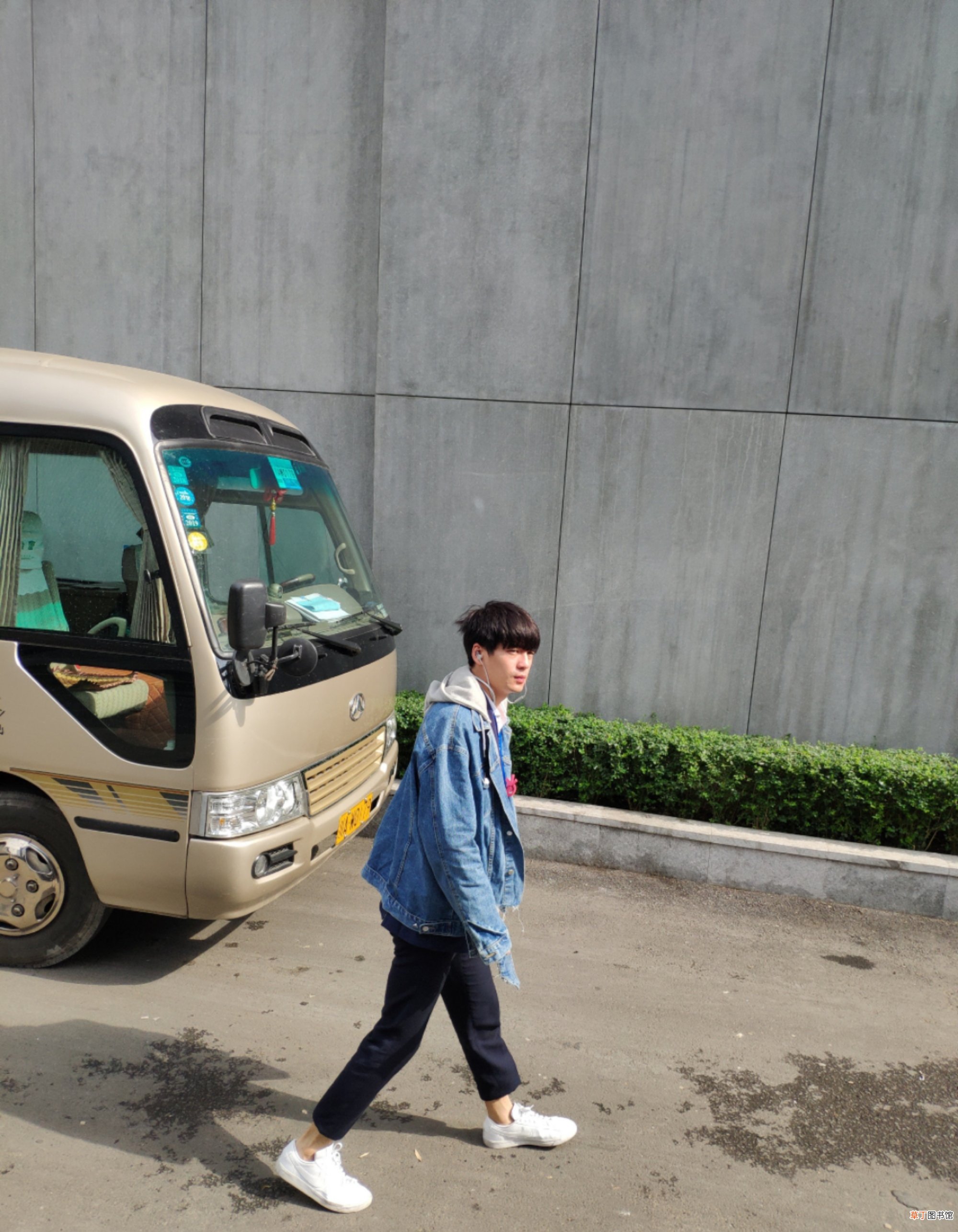 何泓姗恋上电竞教练本人回应本人回应祝我早日成为国服鲁班