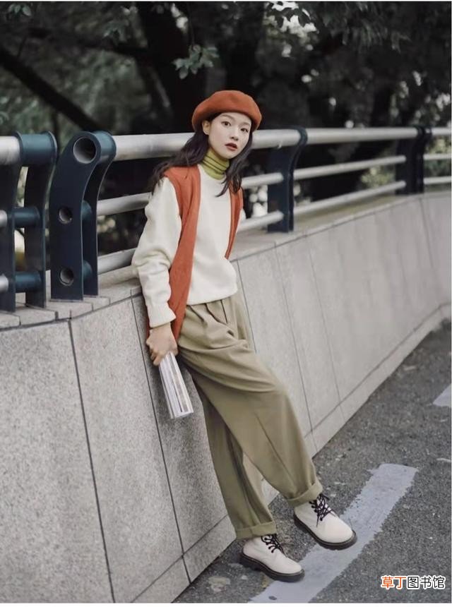绿色裤子搭配大全 绿色裤子配什么颜色的上衣好看