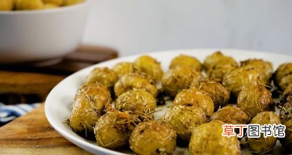 小土豆怎么烤才好吃 烤箱怎么烤整个小土豆