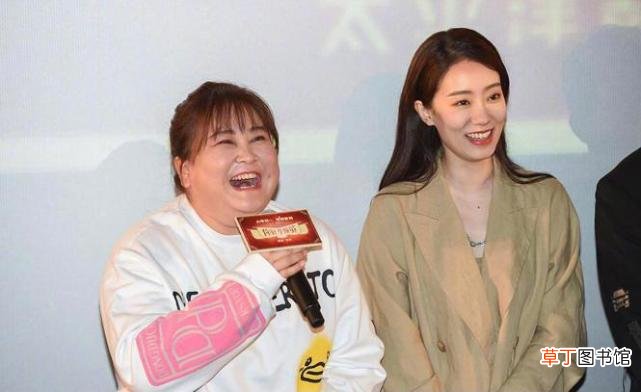 贾玲高情商回应催婚将尴尬的催婚瞬间幽默扭转
