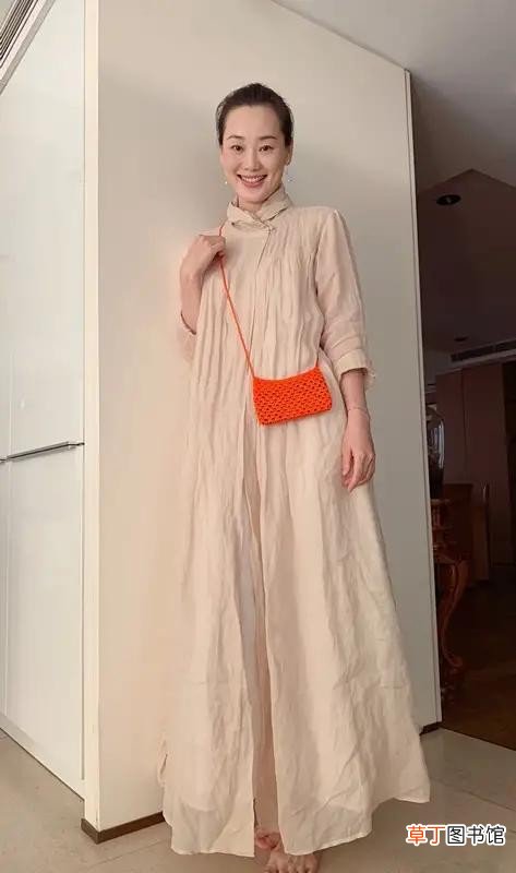 林依轮带老婆出行胡子花白显老态 林依轮老婆西华穿搭分享