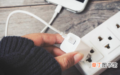 插座里面的灰怎么处理-插座里有灰可以用吗