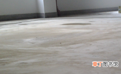 水泥地上胶漆怎么去除-水泥上的油漆用什么清洗