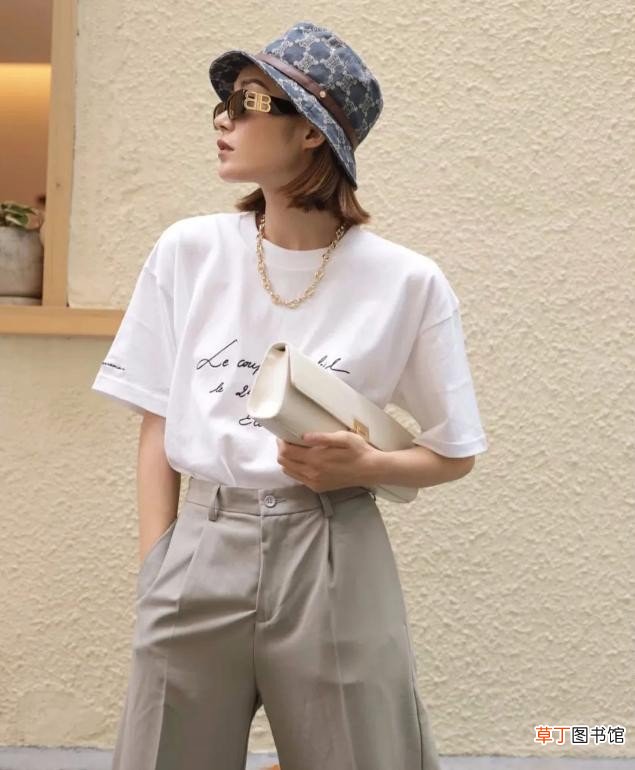 女性百搭上衣推荐(女人常备的3件时髦上衣）