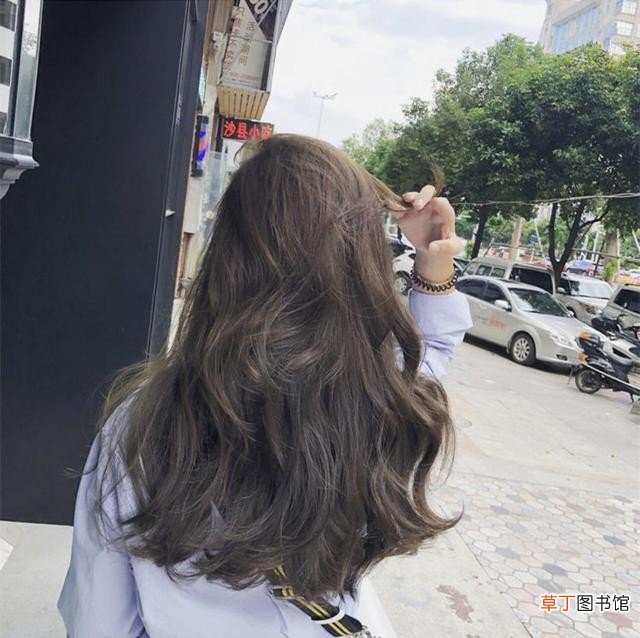 盘点那些不用漂的高级发色 深桃木色是什么颜色