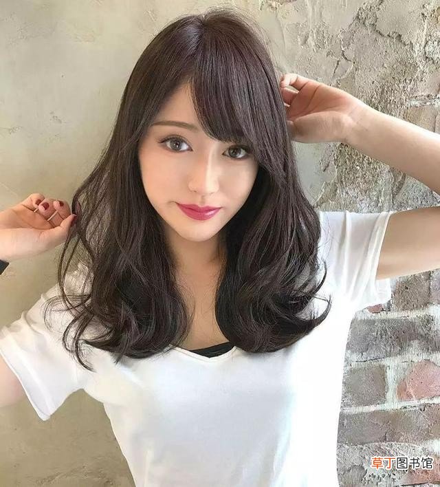 盘点那些不用漂的高级发色 深桃木色是什么颜色