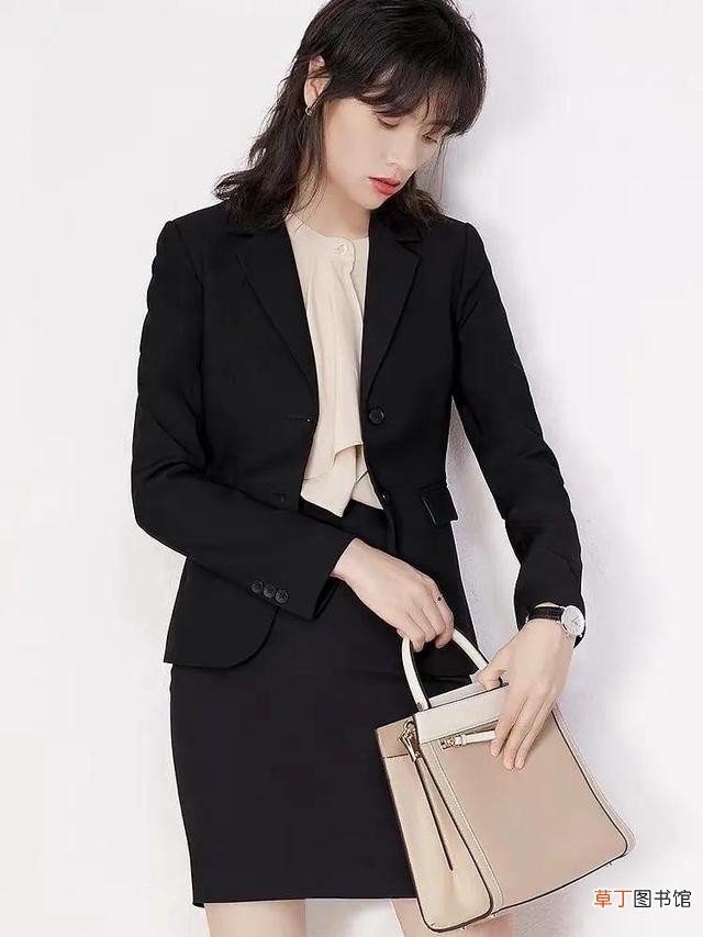 正装怎么穿出时髦和舒适感 正装是什么样的衣服