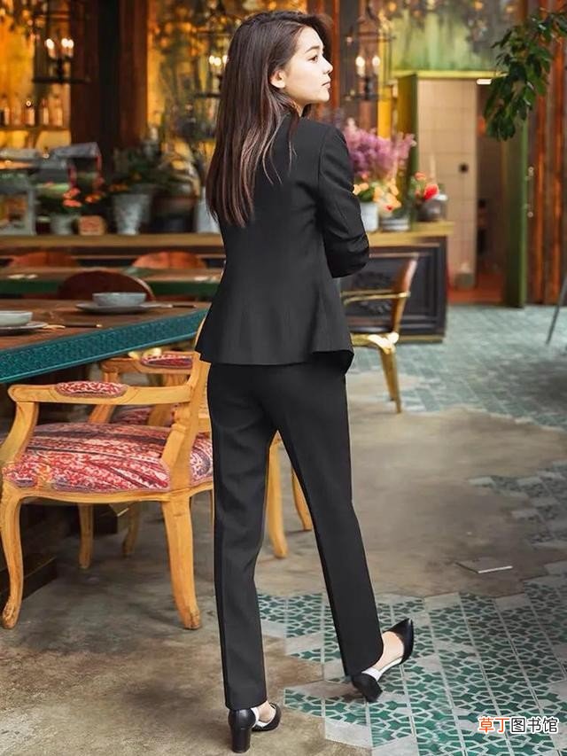 正装怎么穿出时髦和舒适感 正装是什么样的衣服