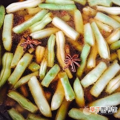家常土豆炖豆角的做法 土豆炖豆角怎么做最好吃