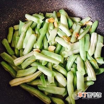 家常土豆炖豆角的做法 土豆炖豆角怎么做最好吃