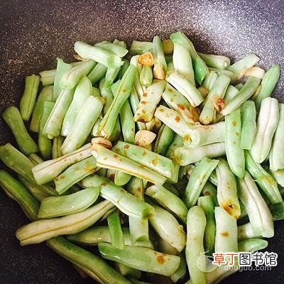 家常土豆炖豆角的做法 土豆炖豆角怎么做最好吃