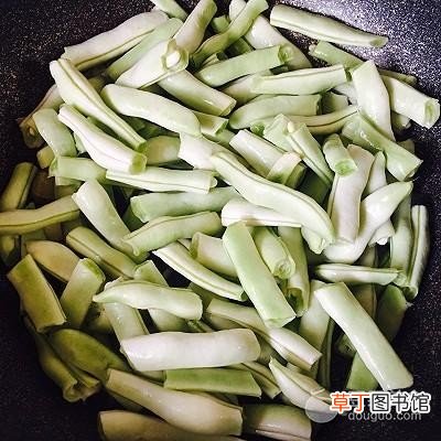 家常土豆炖豆角的做法 土豆炖豆角怎么做最好吃