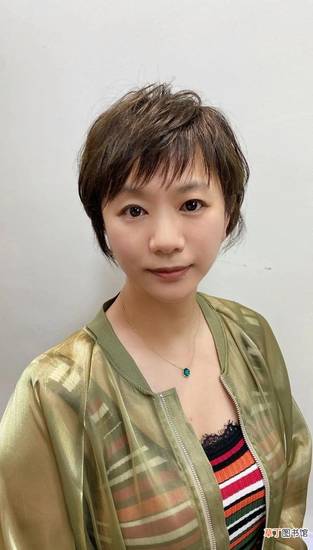 今年流行的马蹄裤才显瘦腿长还洋气 牛仔马裤搭配推荐