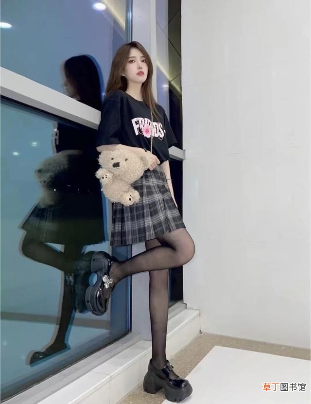 短裙搭配指南大全 如何搭配短裙好看靓丽