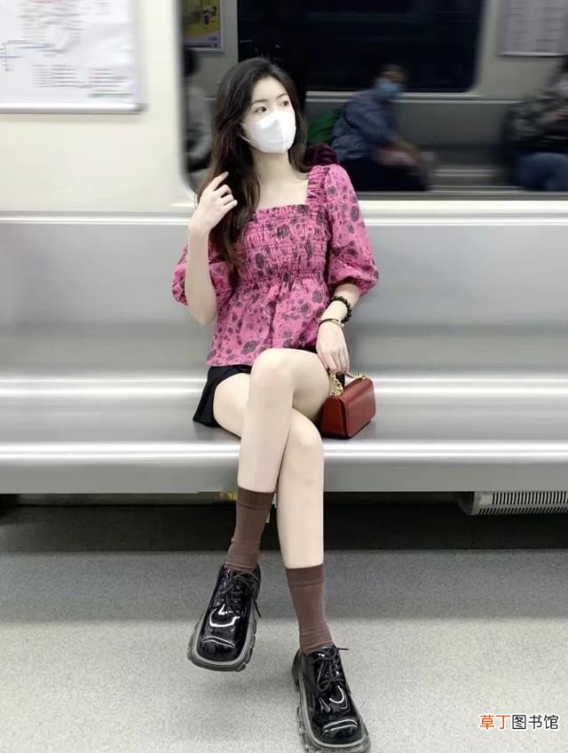 短裙搭配指南大全 如何搭配短裙好看靓丽