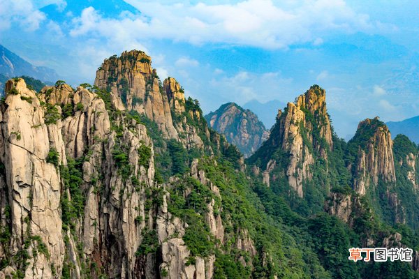 杜甫望岳中的岱宗指的是什么 杜甫望岳中的岱宗是指哪座山