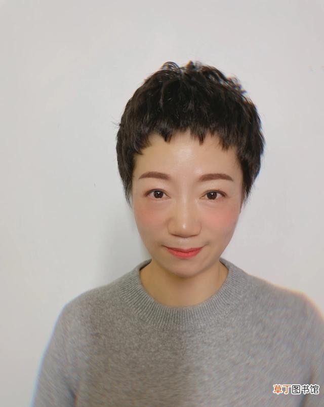 15款最火短发送给大家 短卷发发型图片