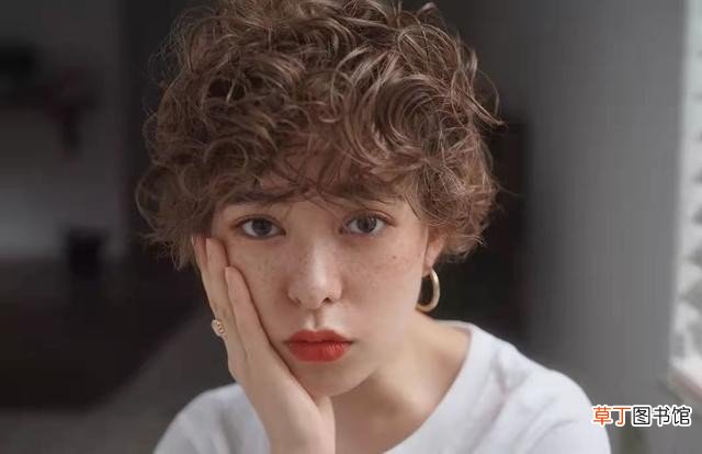 甜酷的短卷发有多美 短卷发图片分享
