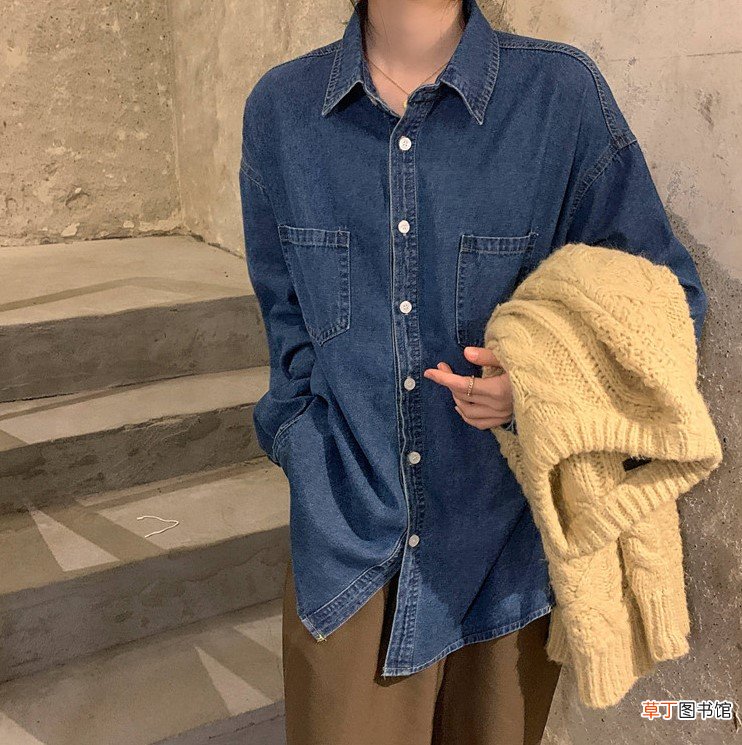 男士牛仔外套配什么裤子