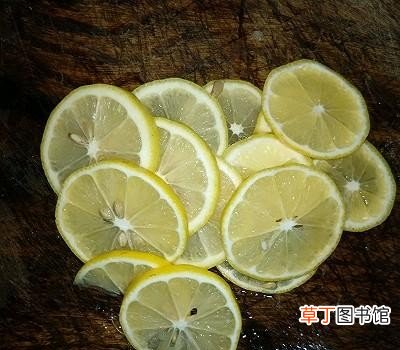 柠檬泡椒凤爪的做法 怎样做柠檬泡椒凤爪