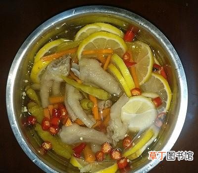 柠檬泡椒凤爪的做法 怎样做柠檬泡椒凤爪