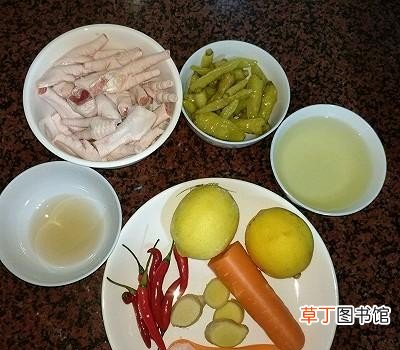 柠檬泡椒凤爪的做法 怎样做柠檬泡椒凤爪