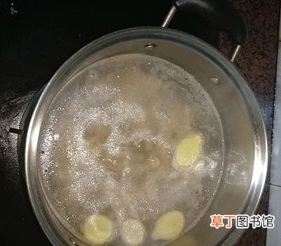 柠檬泡椒凤爪的做法 怎样做柠檬泡椒凤爪