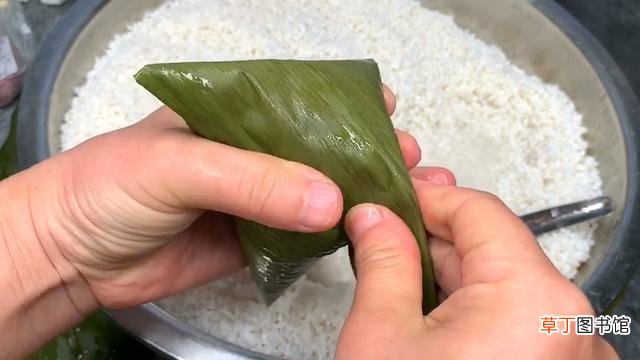 粽子应该怎么包才好 最简便的包粽子手法步骤