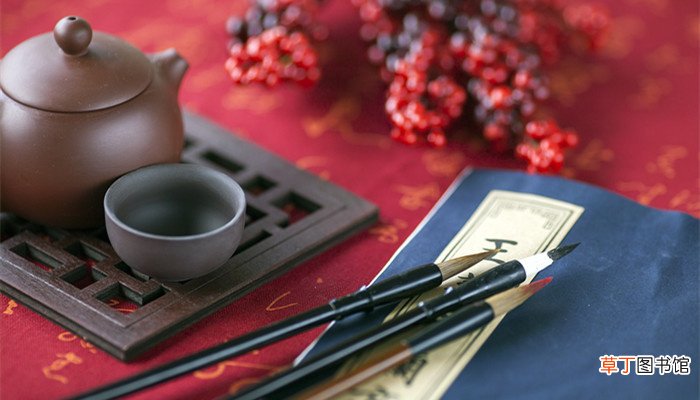 落落大方是形容外貌还是品质 落落大方这个词语形容什么