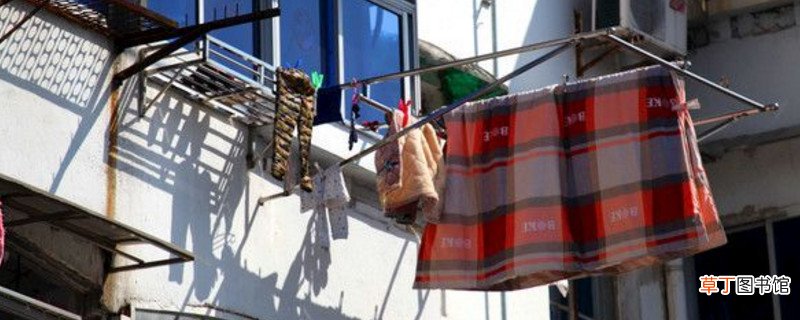 衣服泡臭了该怎么清理