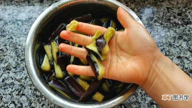 最对胃口的人气家常菜鸡蛋煎饼 摊鸡蛋饼的做法步骤