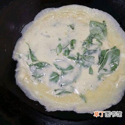 最对胃口的人气家常菜鸡蛋煎饼 摊鸡蛋饼的做法步骤