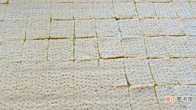 好吃又解馋的小米锅巴教程 自制小米锅巴的家常做法