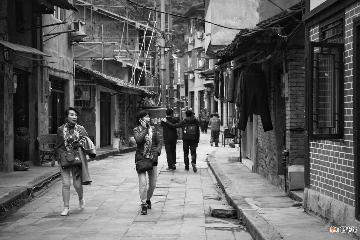 嘉陵江和磁器口之间的关系 嘉陵江它的名字是怎么来的