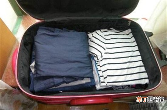放在行李箱里面的衣服需要洗吗