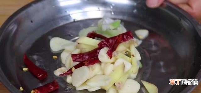 白菜炖豆腐好吃的诀窍分享 豆腐炖白菜的做法步骤