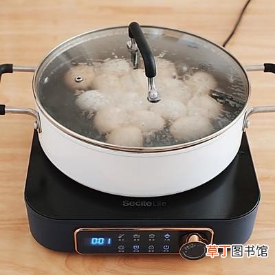 美味烹饪指南之咸蛋黄流心月饼教程 流心月饼的做法及配方