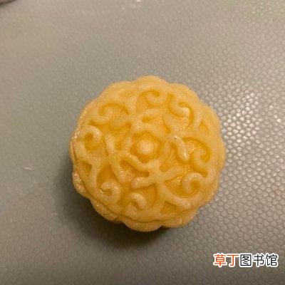 美味烹饪指南之咸蛋黄流心月饼教程 流心月饼的做法及配方