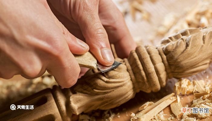 舟尾横卧一楫的楫意思 舟尾横卧一楫的楫是什么意思