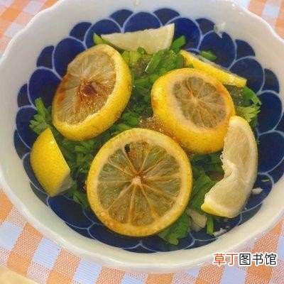 手撕鸡的制作方法(健康卫生的手撕鸡做法步骤）