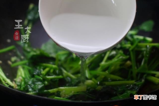 菠菜炒豆腐的制作方法 菠菜豆腐的做法步骤分享