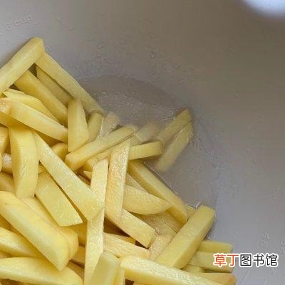 自制安心薯条空气炸锅版 空气炸锅炸薯条的做法介绍