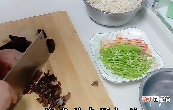 清炒金针菇的家常做法 家常菜炒金针菇的简单步骤
