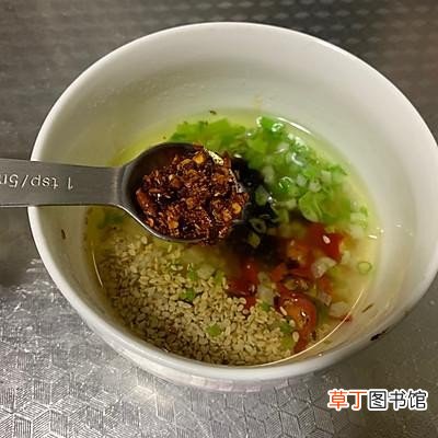 家常菜美味凉拌金针菇做法步骤 金针菇怎么做好吃凉菜