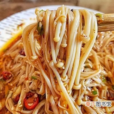 家常菜美味凉拌金针菇做法步骤 金针菇怎么做好吃凉菜