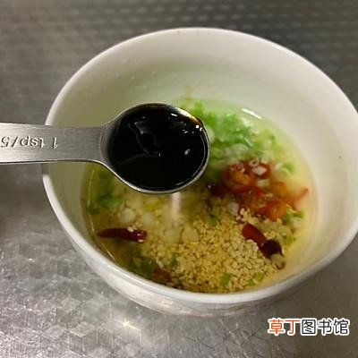 家常菜美味凉拌金针菇做法步骤 金针菇怎么做好吃凉菜