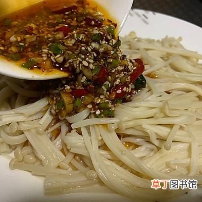 家常菜美味凉拌金针菇做法步骤 金针菇怎么做好吃凉菜