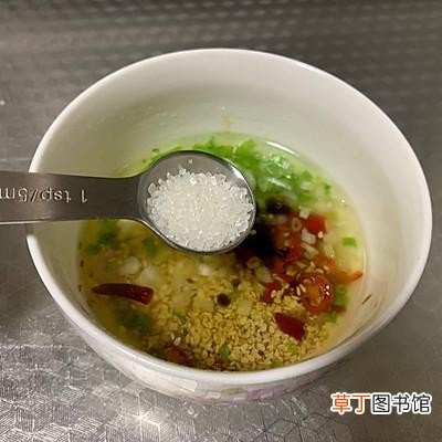 家常菜美味凉拌金针菇做法步骤 金针菇怎么做好吃凉菜
