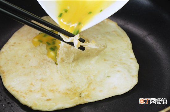 鸡蛋灌饼的做法